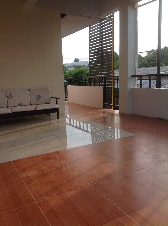 Poonsap Apartment Ban Ai Dao Екстер'єр фото